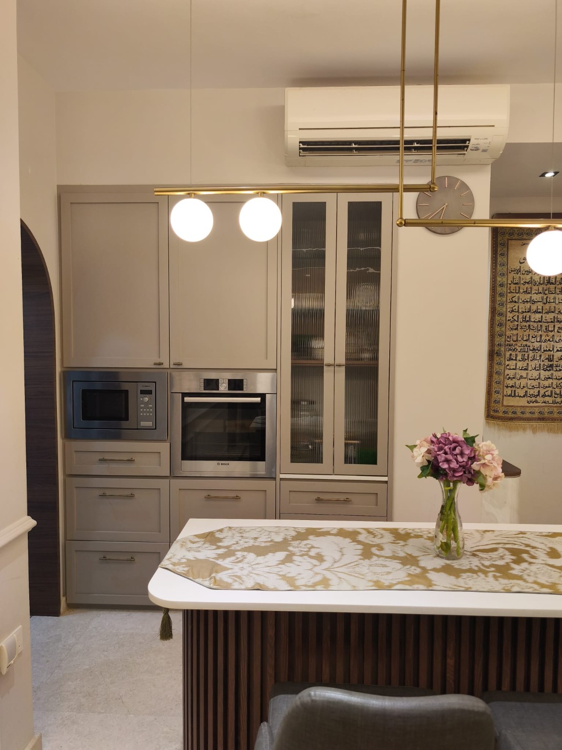 Built-in kitchen cabinetry